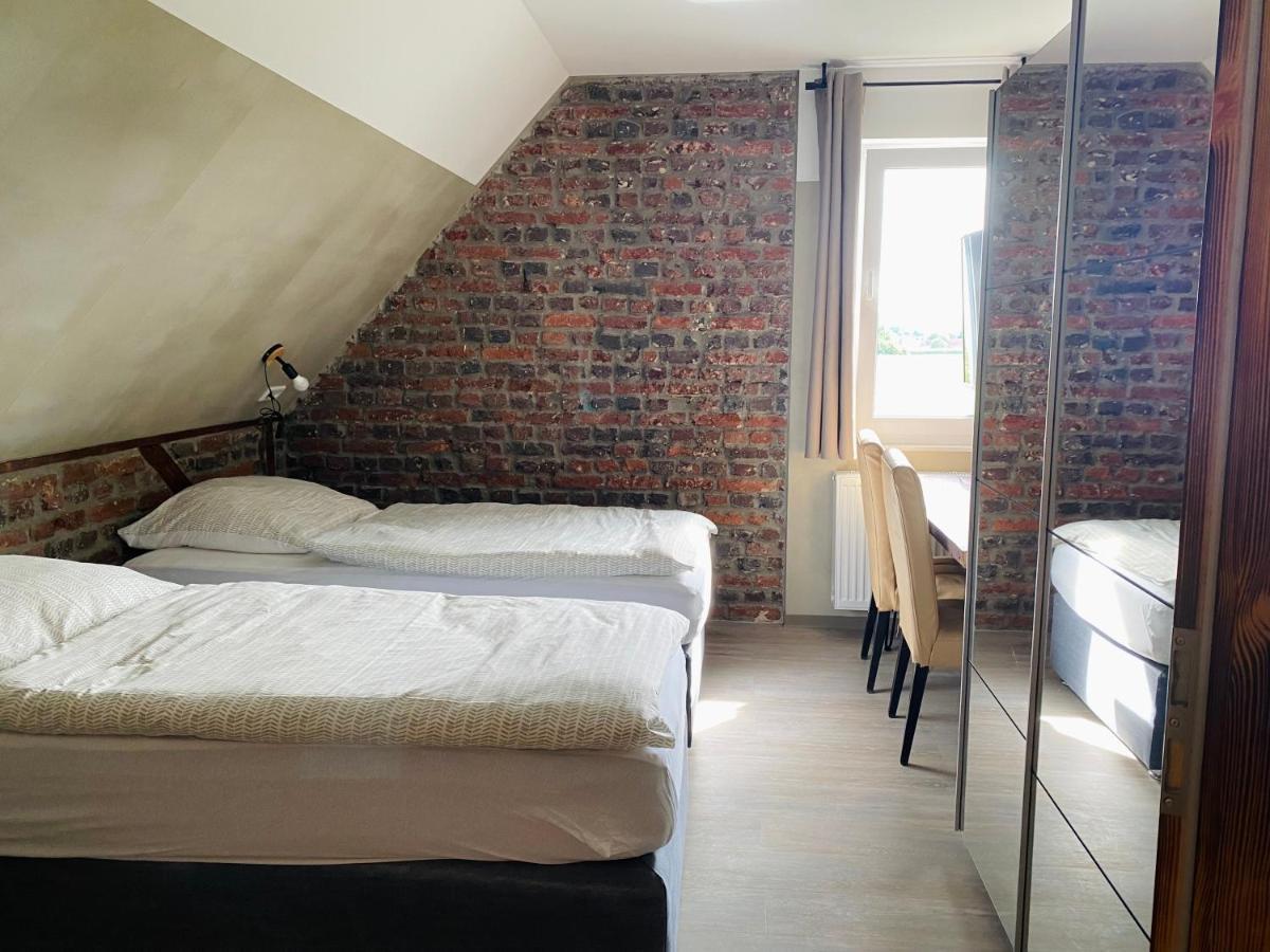 Phoenix Apartments - Monteurwohnung Mit Riesiger Parkflaeche Bielefeld Esterno foto
